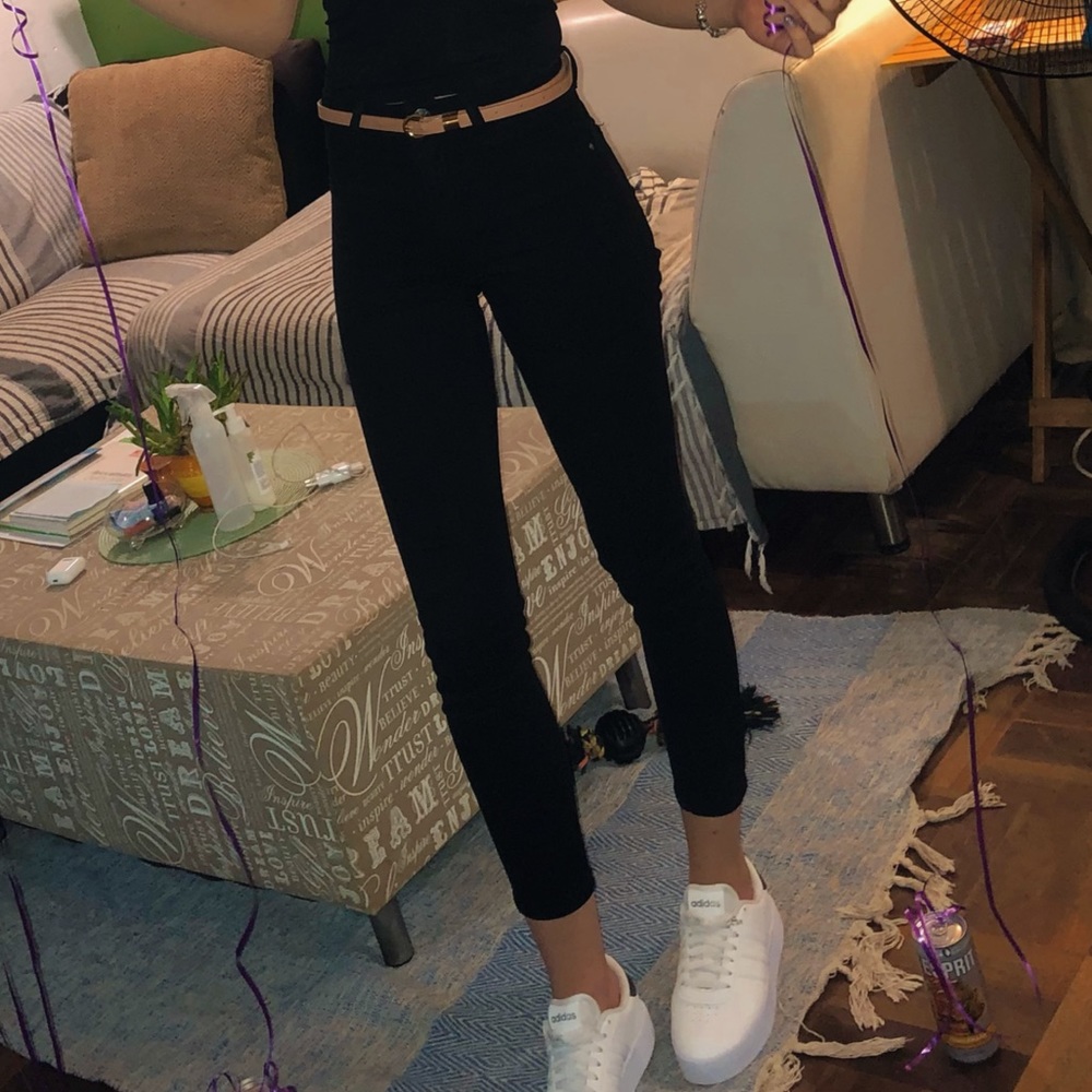 Black mid rise skinny jeans. Size 28 (South African sizing)